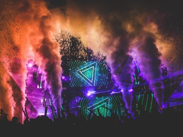 cirkumax olcsó fellépő színpad